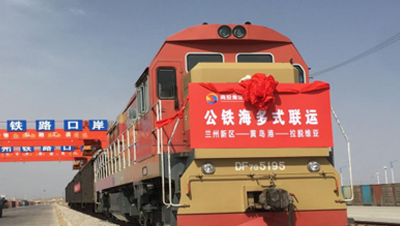 充分發(fā)揮重組資源優(yōu)勢(shì)，推進(jìn)陸路、鐵路、航空、海運(yùn)和信息系統(tǒng)對(duì)接、數(shù)據(jù)共享，提供“一口價(jià)、一單制、一站式”多式聯(lián)運(yùn)服務(wù)；優(yōu)化全省港口物流貨運(yùn)樞紐布局，健全集疏運(yùn)體系，提升多式聯(lián)運(yùn)承載能力和銜接水平，不斷擴(kuò)大業(yè)務(wù)范圍和貨運(yùn)量；加強(qiáng)與國(guó)際國(guó)內(nèi)大型物流企業(yè)戰(zhàn)略合作，以物流園區(qū)為節(jié)點(diǎn)，促進(jìn)產(chǎn)業(yè)鏈供應(yīng)鏈協(xié)同發(fā)展，為客戶(hù)提供上下游多式聯(lián)運(yùn)產(chǎn)業(yè)一體化解決方案，降低物流成本，提高服務(wù)效率。